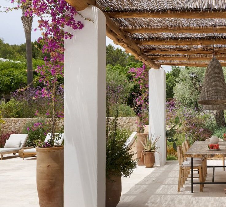 Aménager ses extérieurs dans le Sud : comment créer une terrasse / jardin qui prolonge vraiment votre intérieur